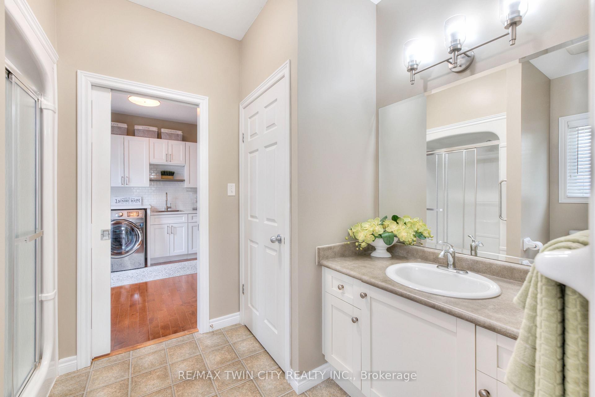 Photo 21 of 929 Manorbrook Court, Kitchener — HOMEH