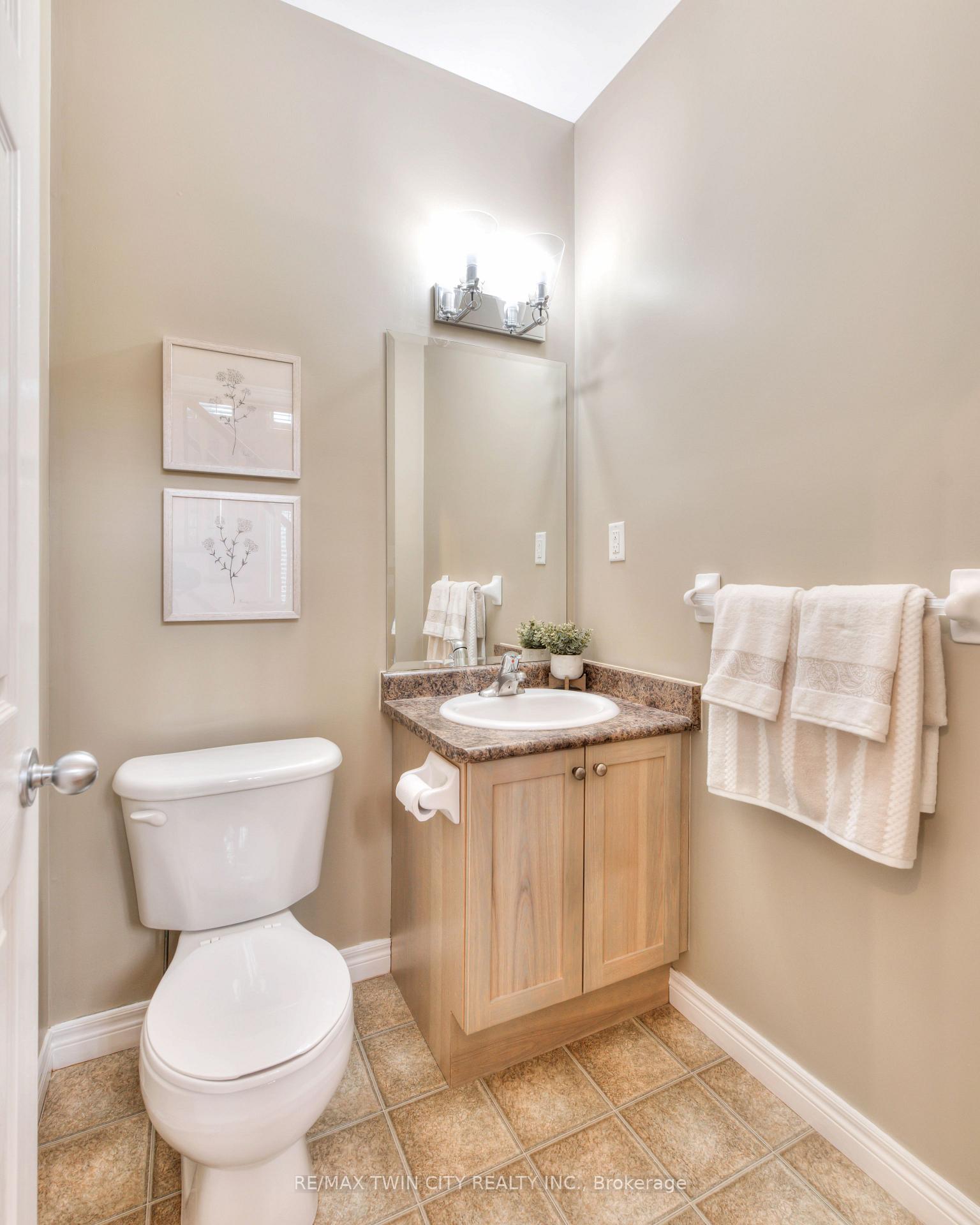 Photo 24 of 929 Manorbrook Court, Kitchener — HOMEH