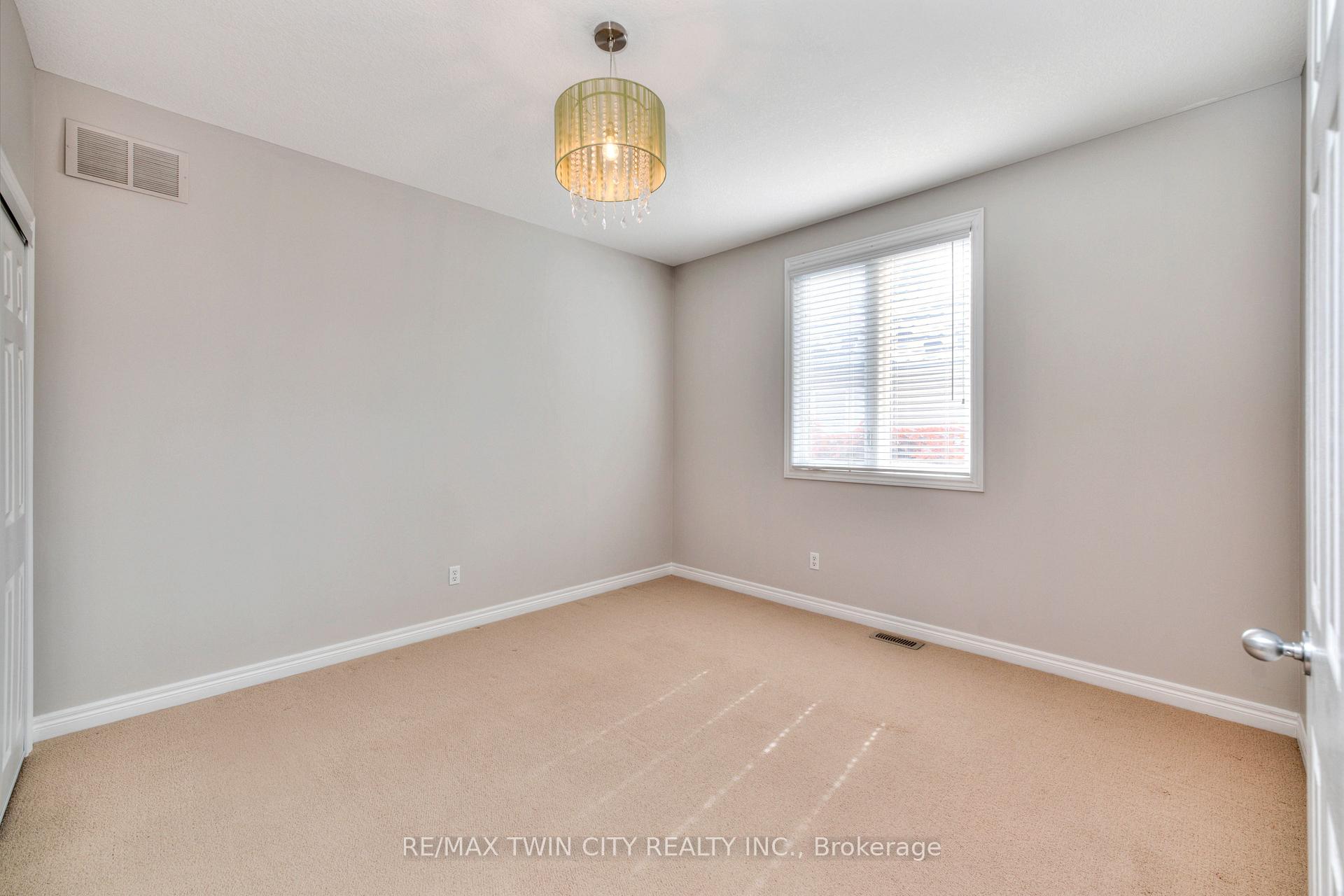 Photo 26 of 929 Manorbrook Court, Kitchener — HOMEH