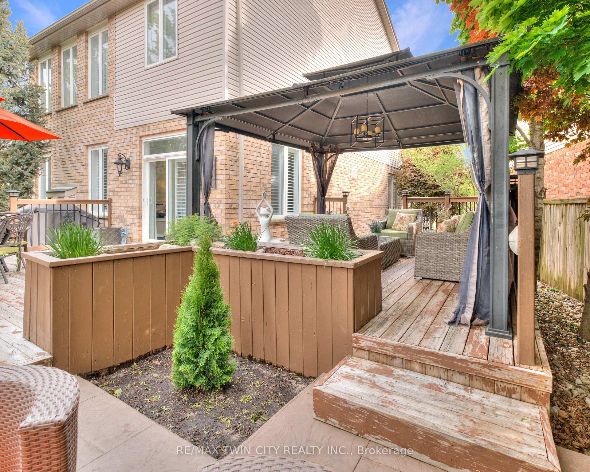 Photo 41 of 929 Manorbrook Court, Kitchener — HOMEH