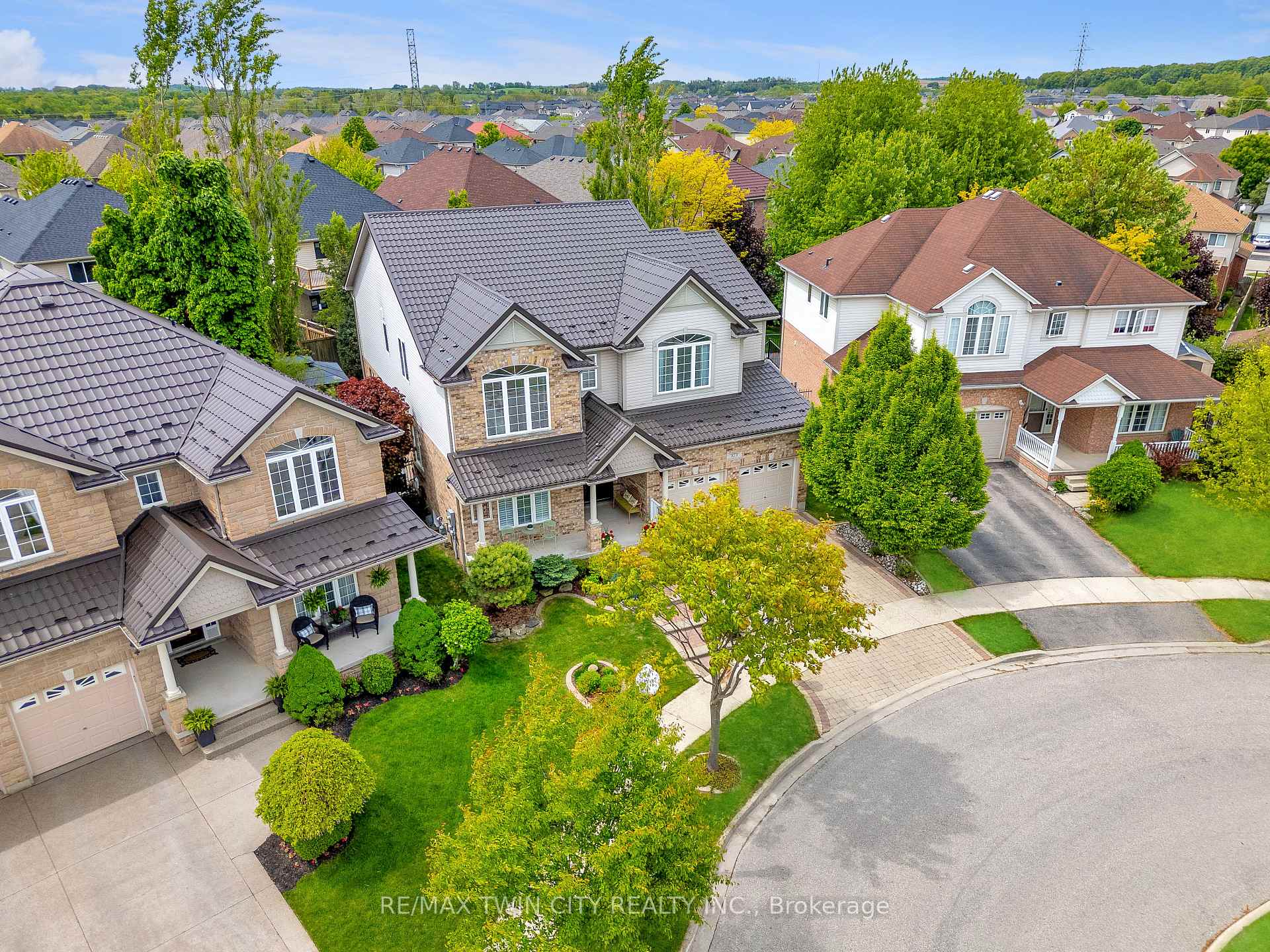Photo 46 of 929 Manorbrook Court, Kitchener — HOMEH