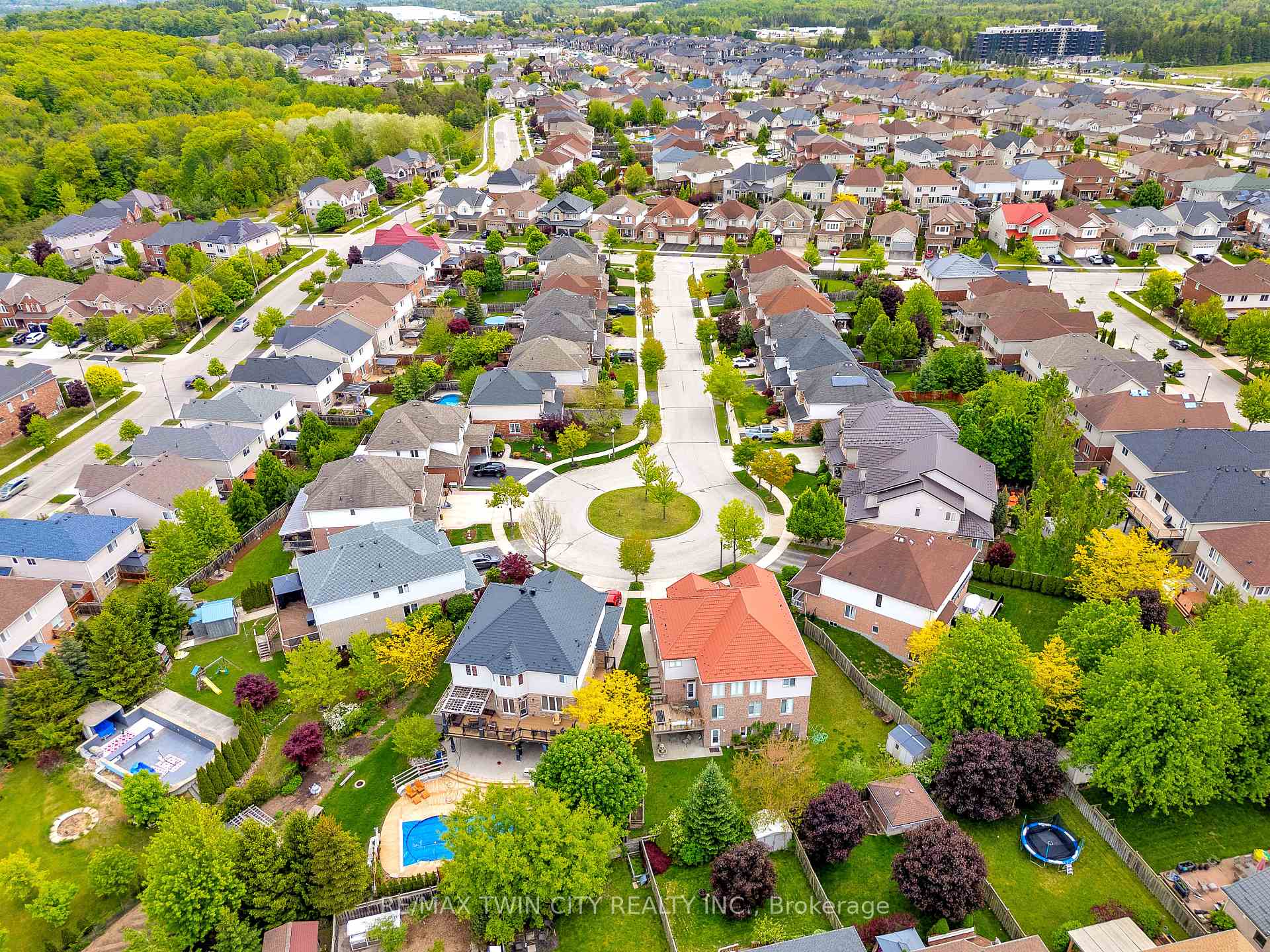 Photo 50 of 929 Manorbrook Court, Kitchener — HOMEH