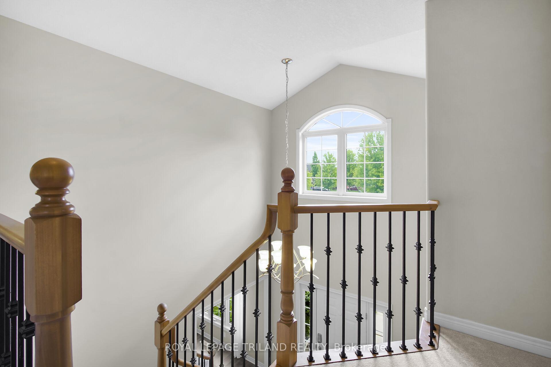 Photo 16 of 30 Willard Crescent, Middlesex Centre, Kilworth — HOMEH