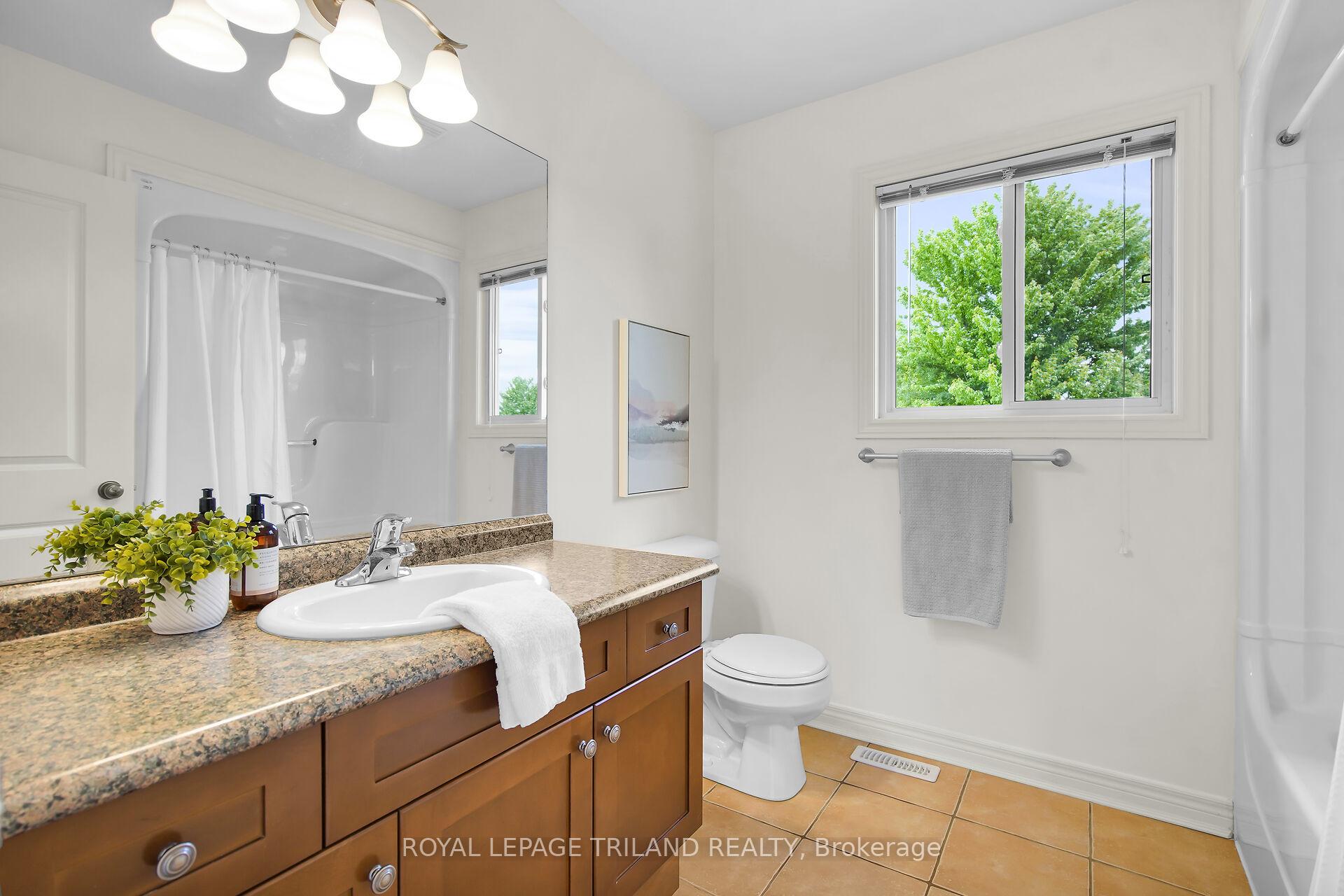Photo 19 of 30 Willard Crescent, Middlesex Centre, Kilworth — HOMEH