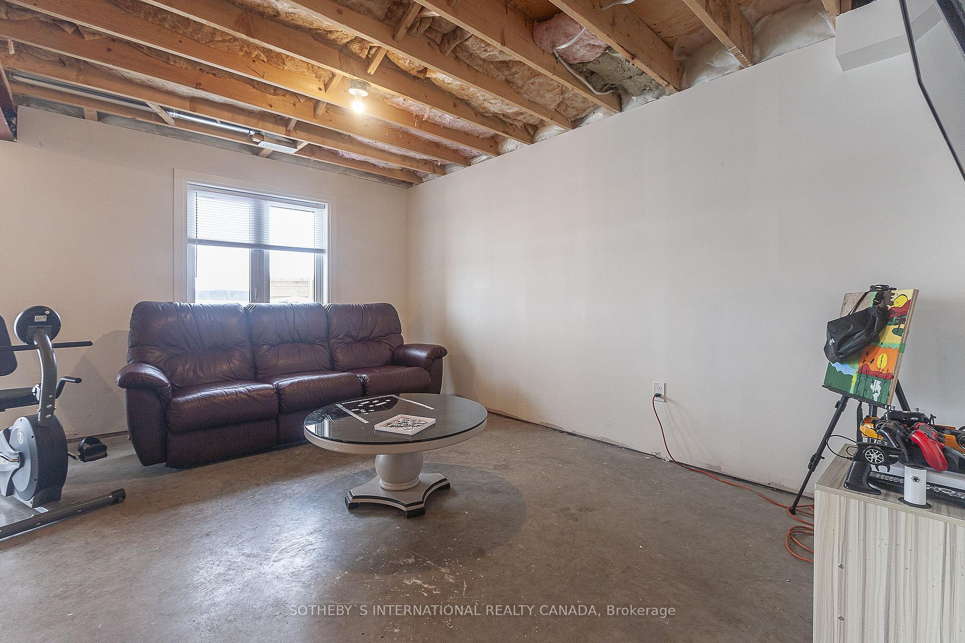 Photo 27 of 154 Bridge Crescent, Minto — HOMEH