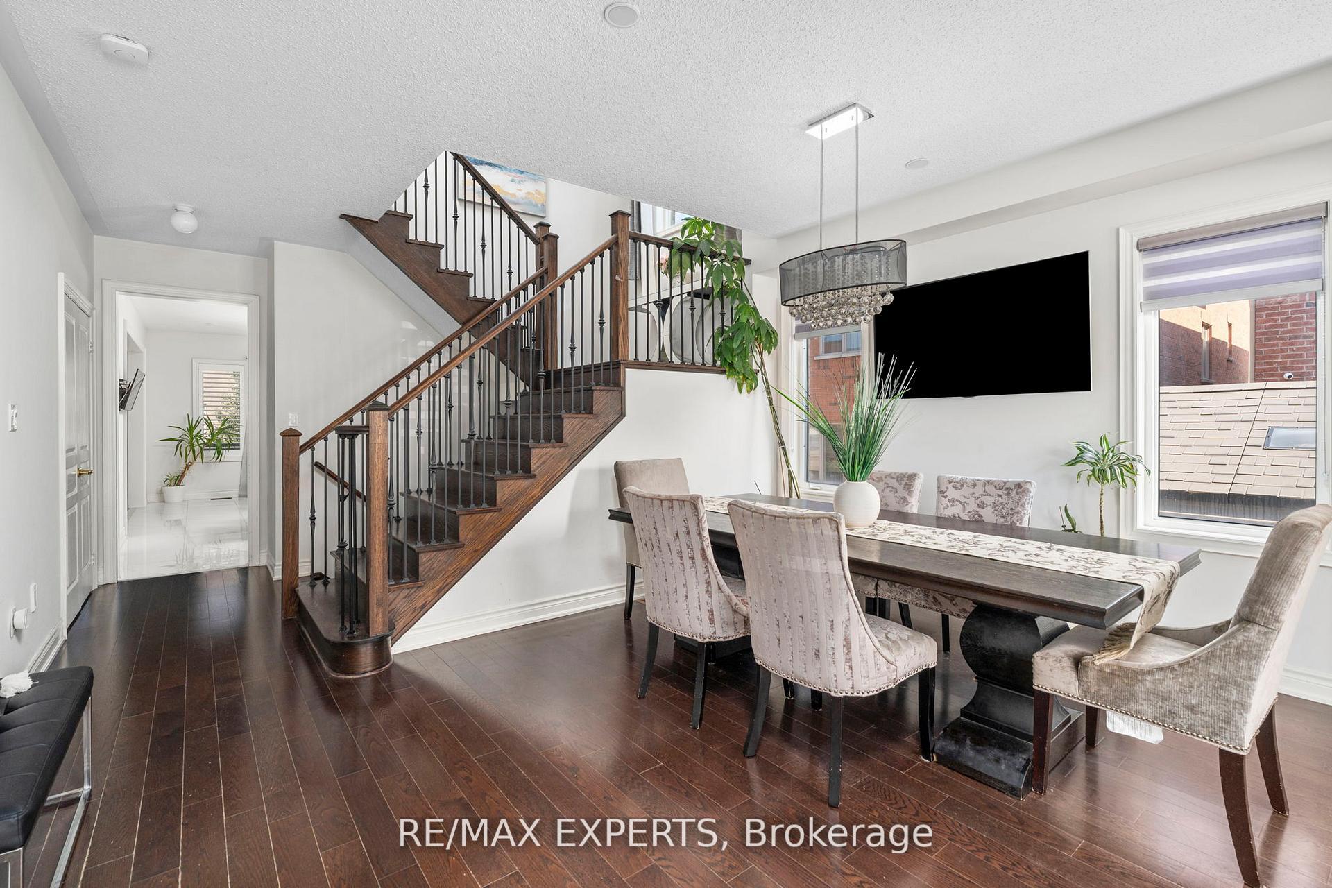 Photo 4 of 72 Foshan Avenue, Markham, Berczy — HOMEH