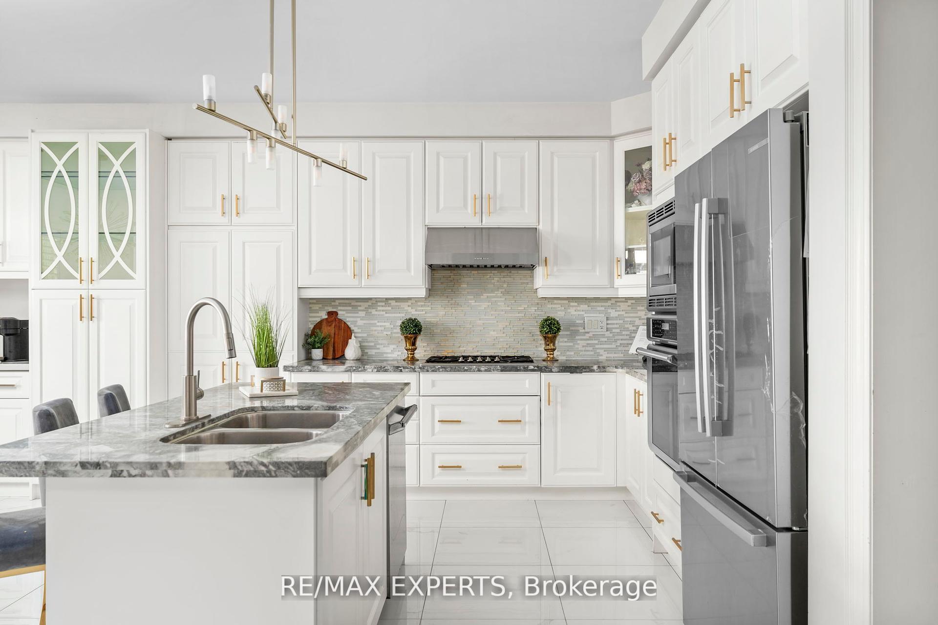 Photo 5 of 72 Foshan Avenue, Markham, Berczy — HOMEH
