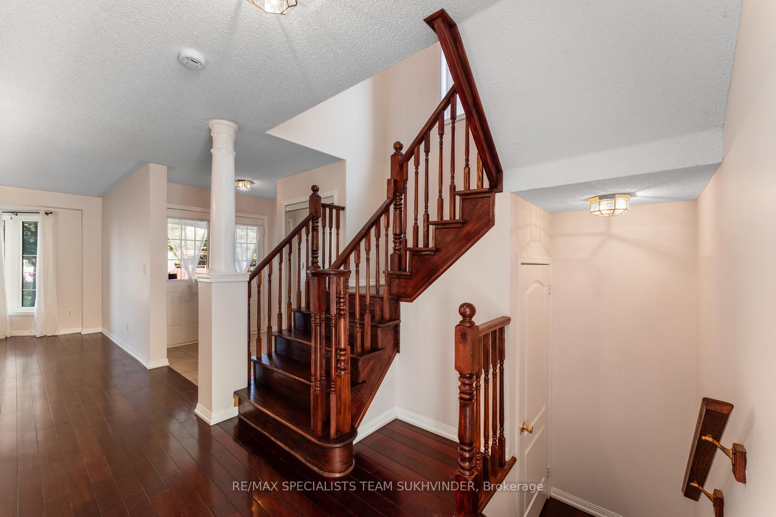 Photo 22 of 14 Tower Bridge Crescent, Markham, Berczy — HOMEH