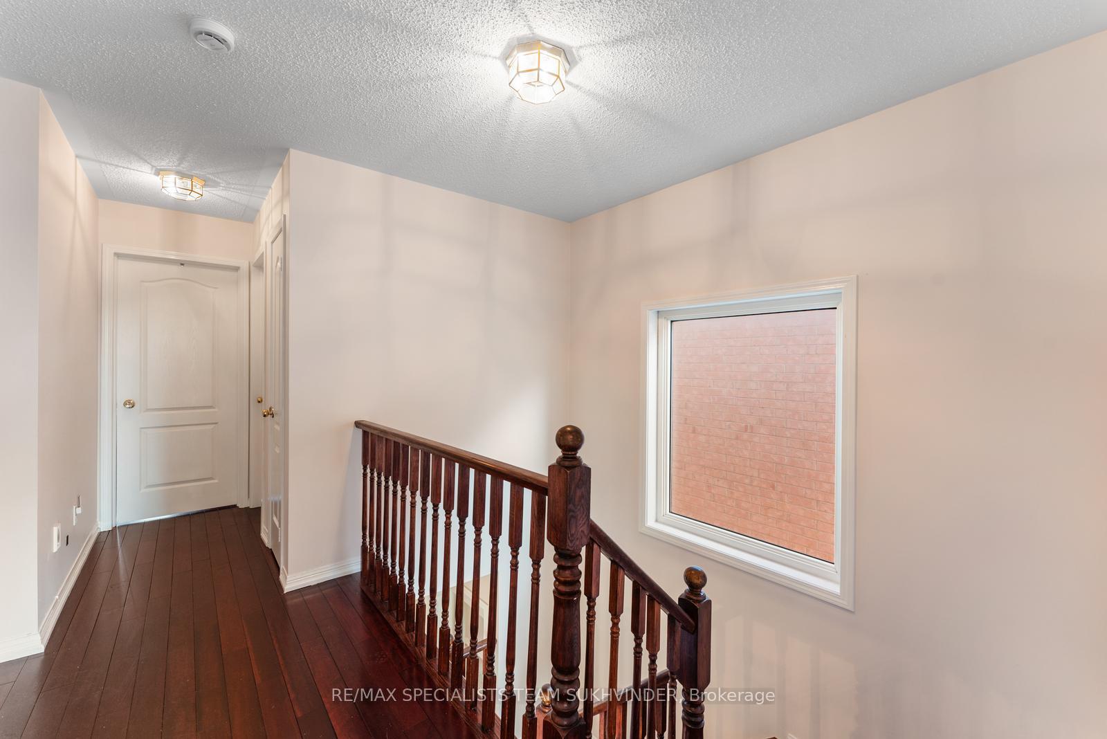 Photo 23 of 14 Tower Bridge Crescent, Markham, Berczy — HOMEH