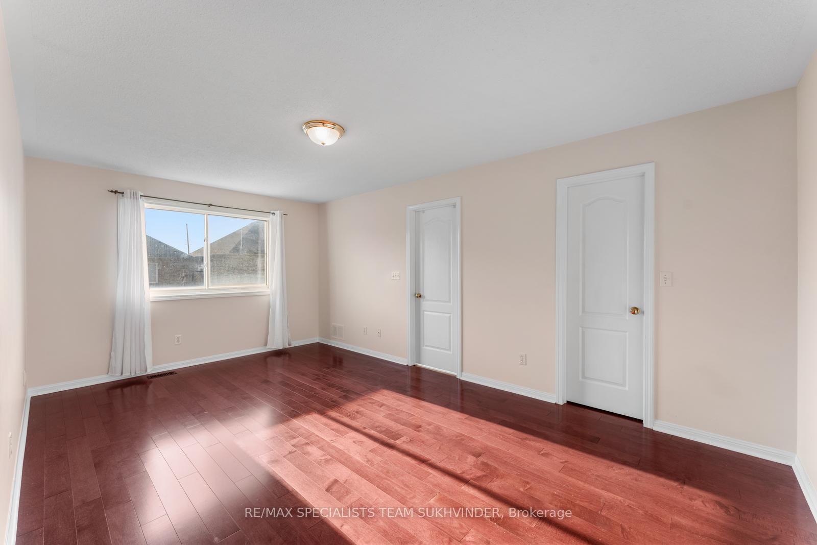 Photo 25 of 14 Tower Bridge Crescent, Markham, Berczy — HOMEH