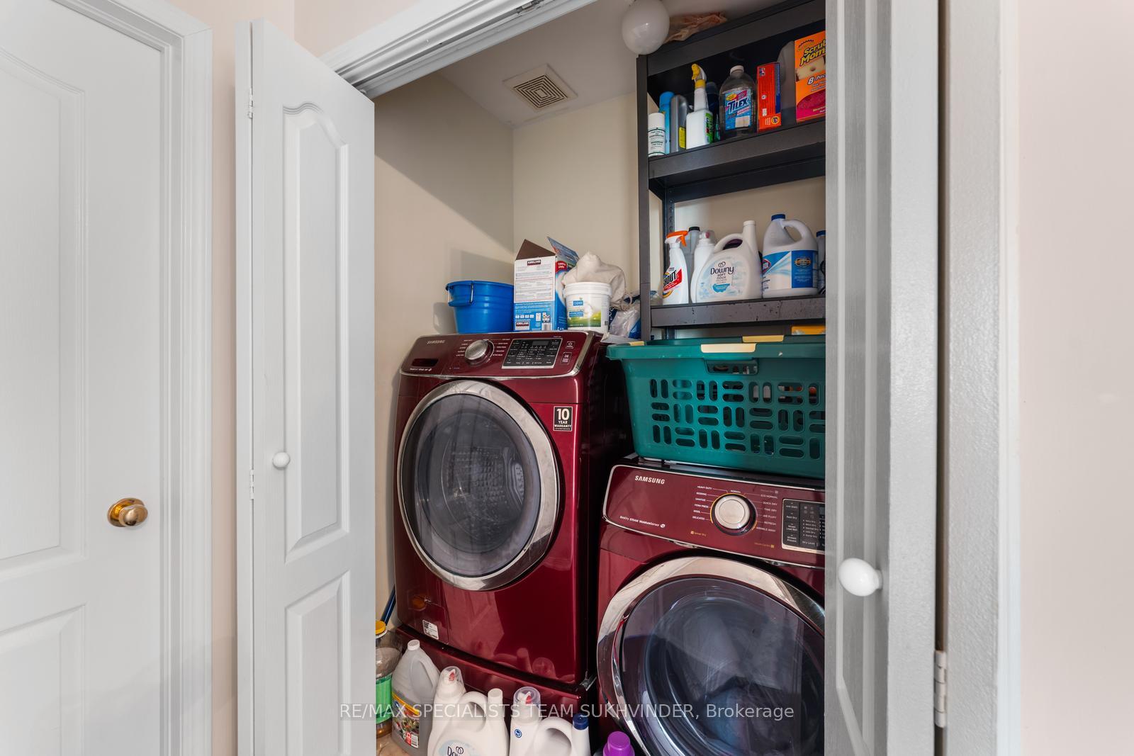 Photo 33 of 14 Tower Bridge Crescent, Markham, Berczy — HOMEH