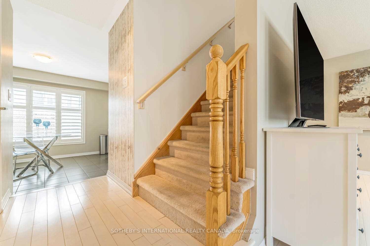 Photo 5 of 937 Brassard Circle, Milton, Willmott — HOMEH