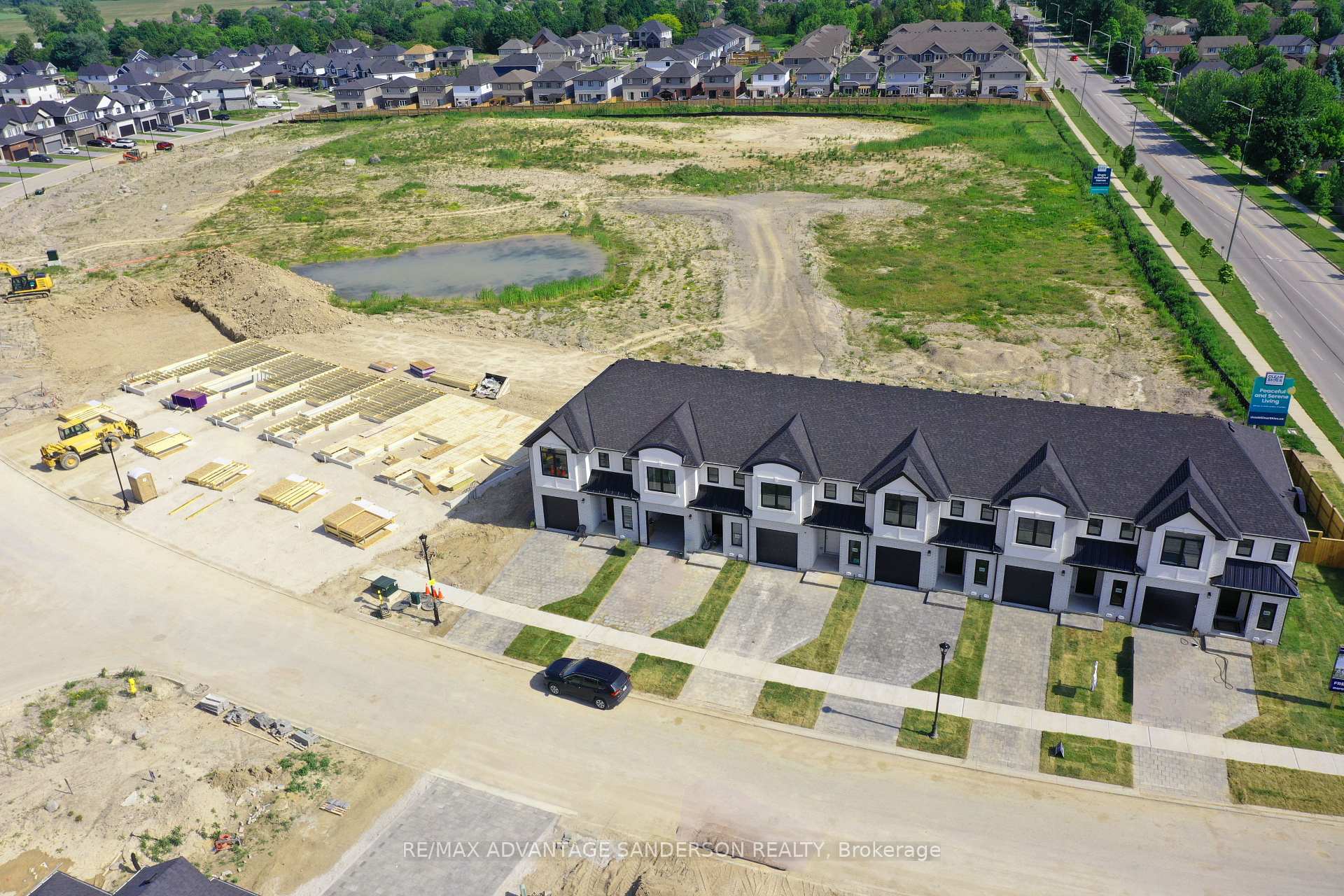 Photo 11 of 199 Bowman Drive, Middlesex Centre, Ilderton — HOMEH