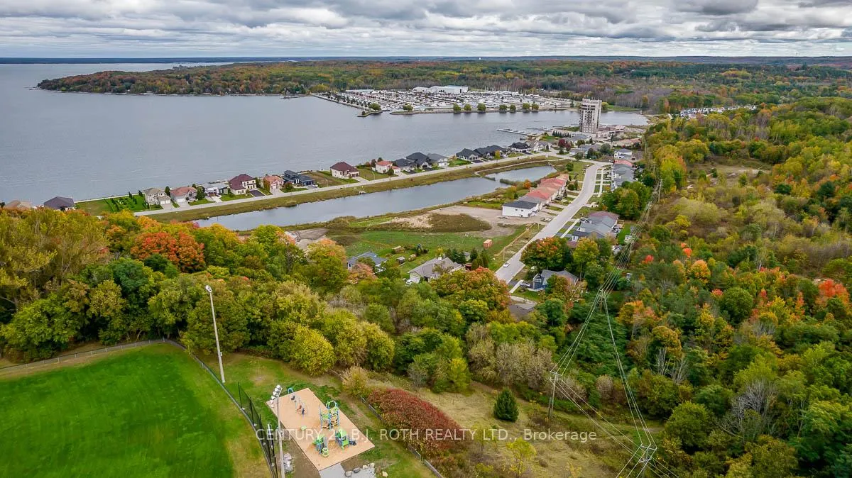 Photo 12 of 548 Taylor Drive, Midland — HOMEH