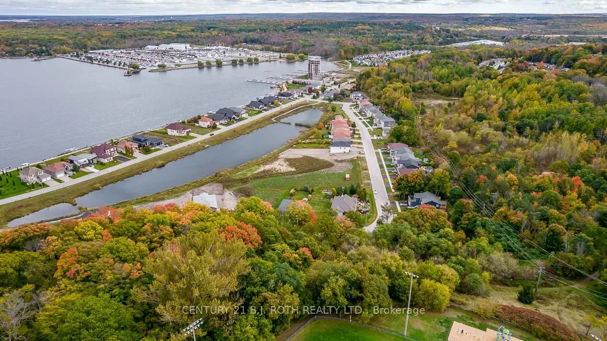 Photo 14 of 548 Taylor Drive, Midland — HOMEH