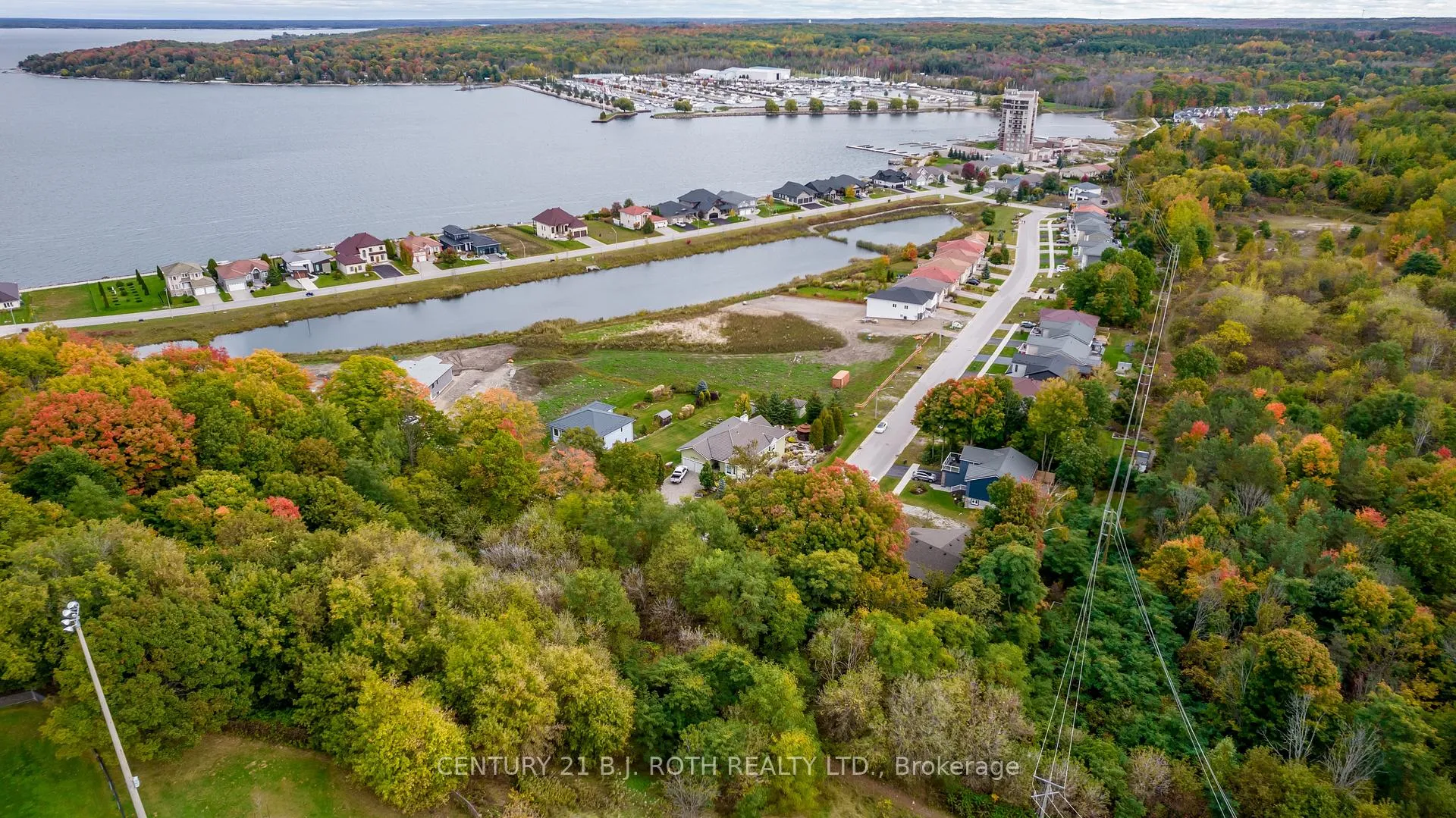 Photo 15 of 548 Taylor Drive, Midland — HOMEH