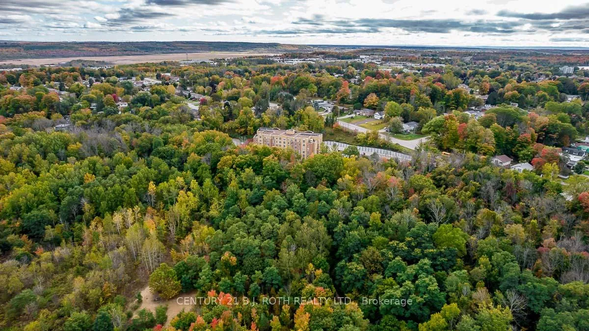 Photo 16 of 548 Taylor Drive, Midland — HOMEH