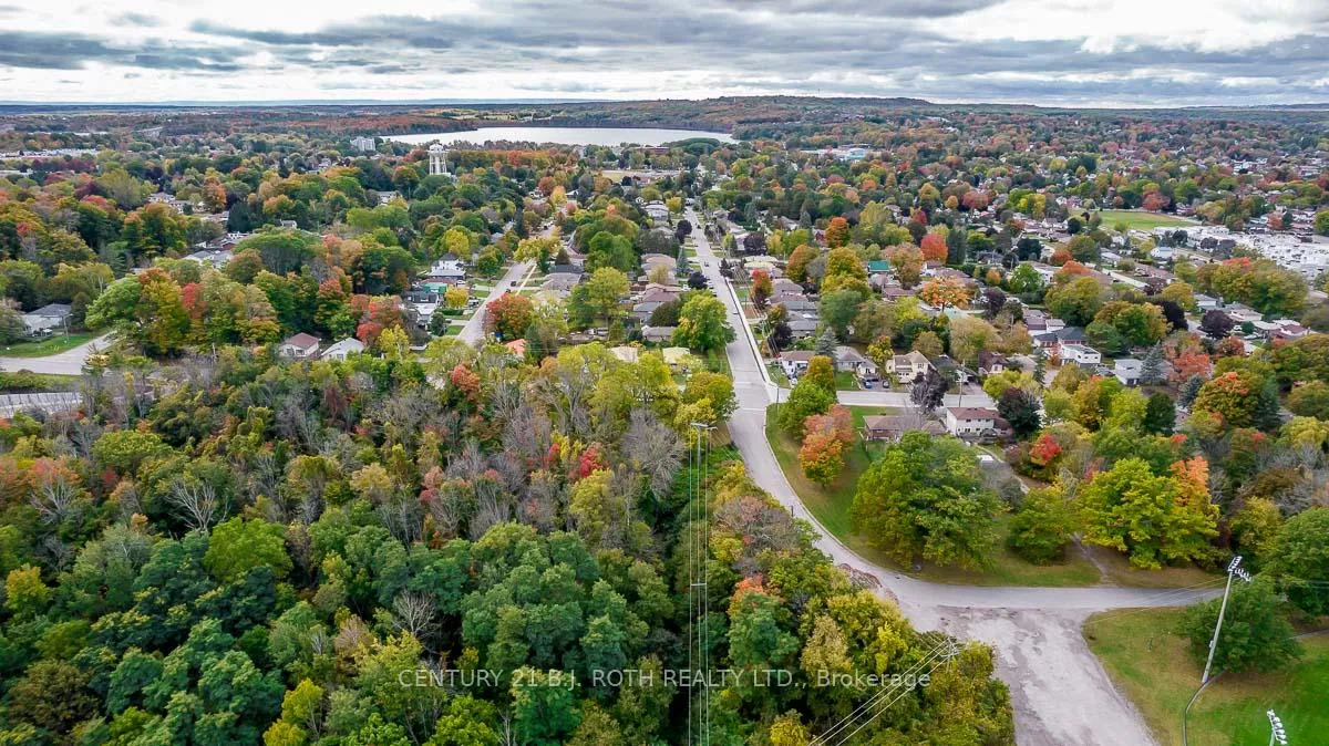 Photo 17 of 548 Taylor Drive, Midland — HOMEH