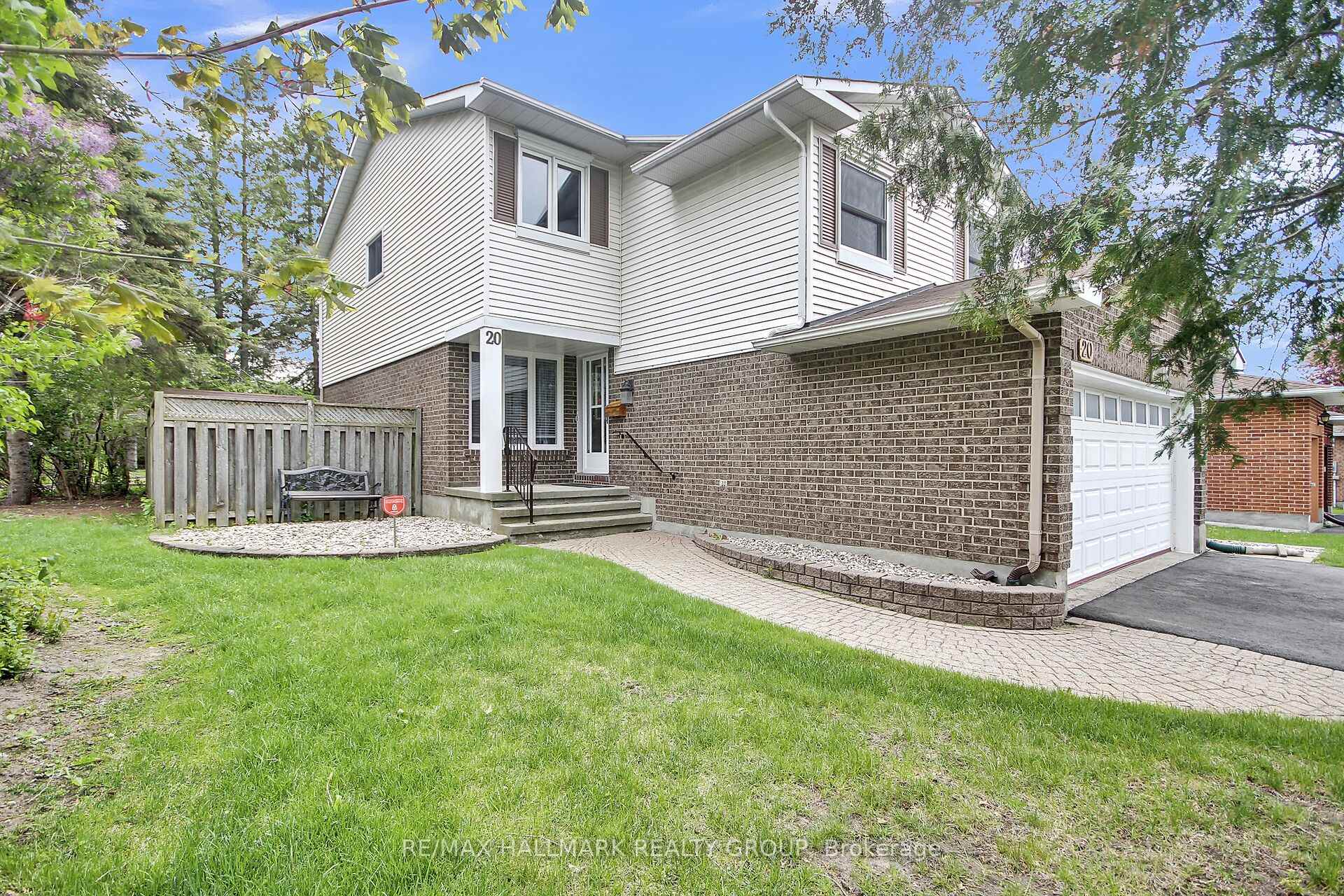 Photo 3 of 20 Palomino Drive, Ottawa, Kanata - Bridlewood — HOMEH
