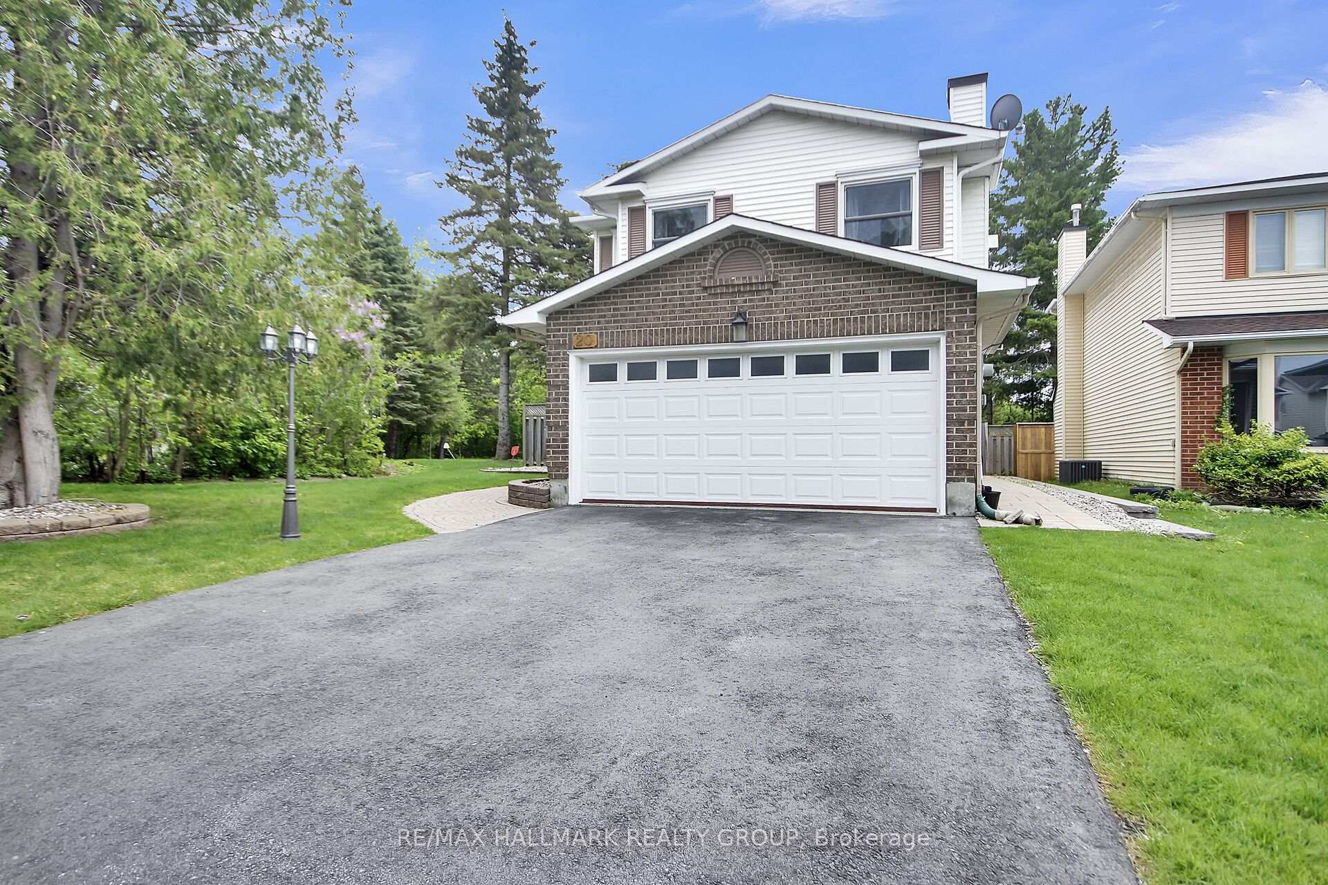 Photo 4 of 20 Palomino Drive, Ottawa, Kanata - Bridlewood — HOMEH