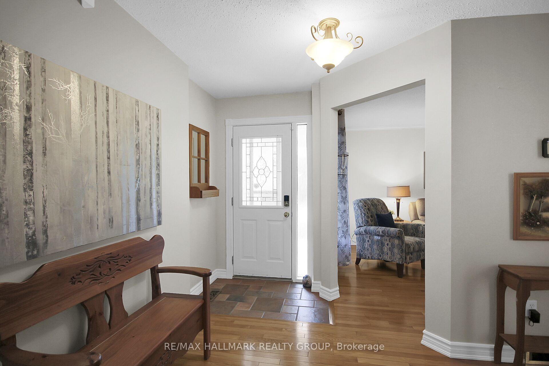 Photo 6 of 20 Palomino Drive, Ottawa, Kanata - Bridlewood — HOMEH