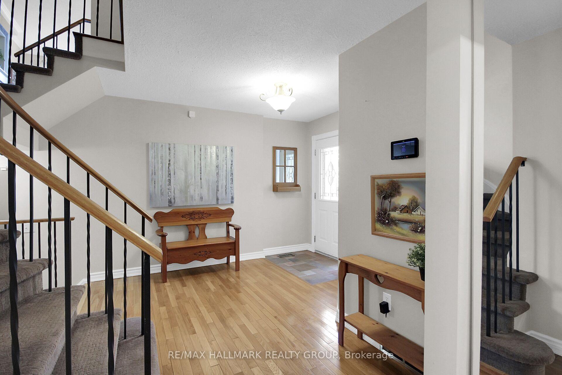 Photo 7 of 20 Palomino Drive, Ottawa, Kanata - Bridlewood — HOMEH