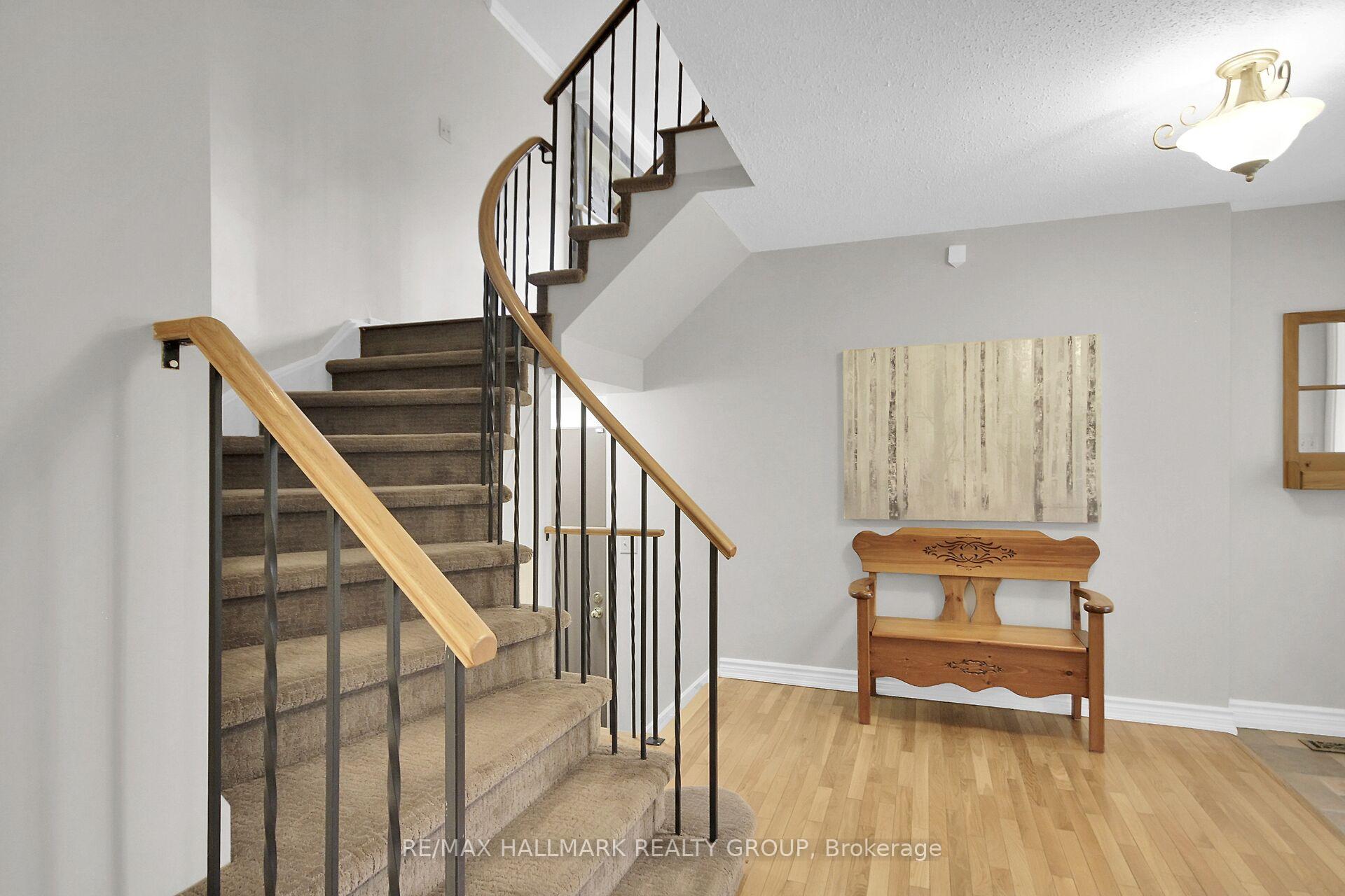 Photo 8 of 20 Palomino Drive, Ottawa, Kanata - Bridlewood — HOMEH