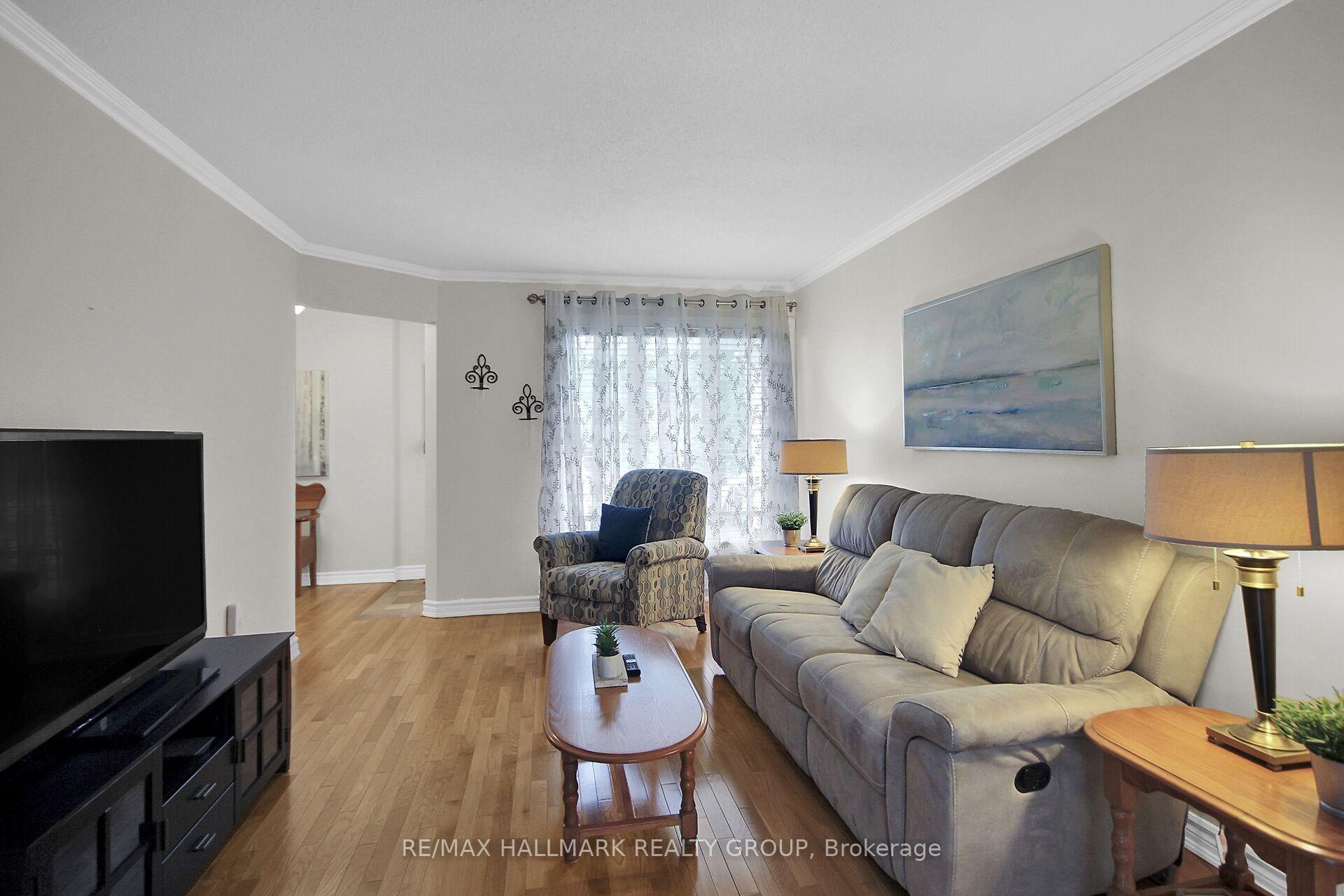 Photo 10 of 20 Palomino Drive, Ottawa, Kanata - Bridlewood — HOMEH