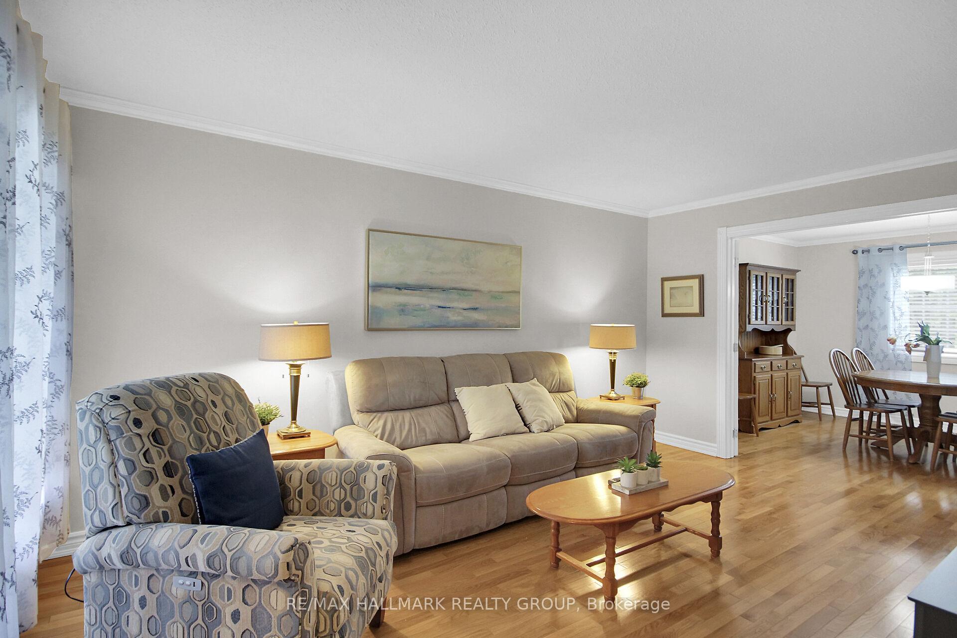 Photo 11 of 20 Palomino Drive, Ottawa, Kanata - Bridlewood — HOMEH