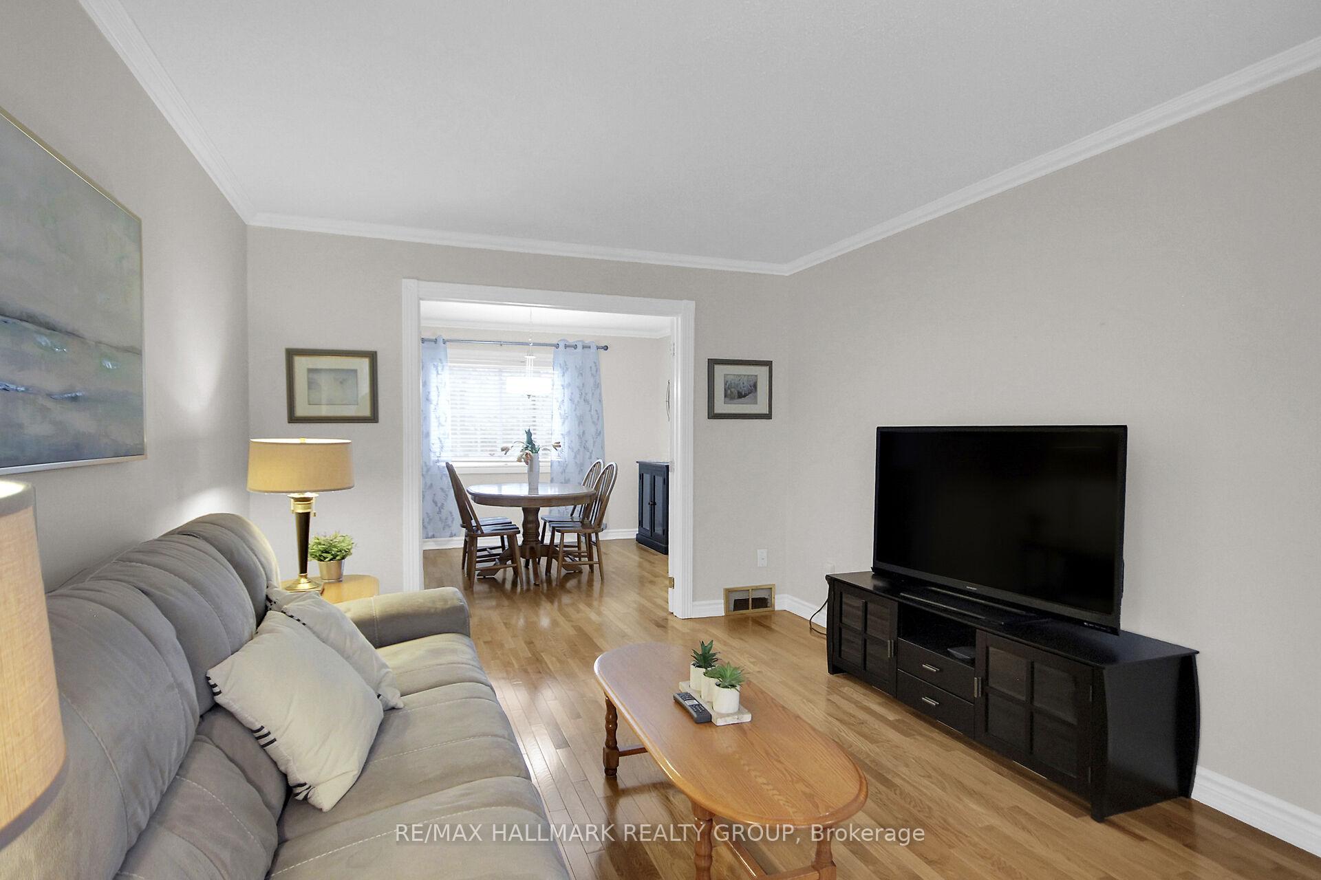 Photo 12 of 20 Palomino Drive, Ottawa, Kanata - Bridlewood — HOMEH