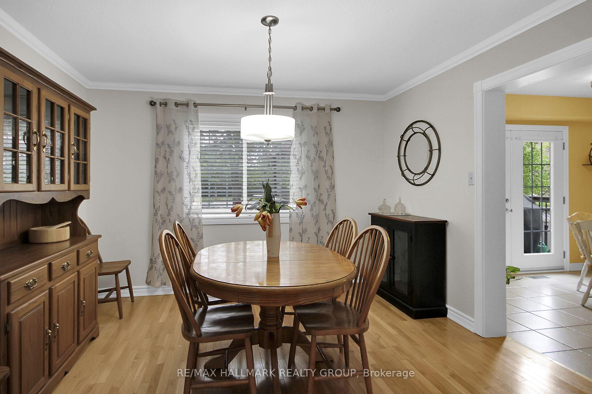 Photo 16 of 20 Palomino Drive, Ottawa, Kanata - Bridlewood — HOMEH