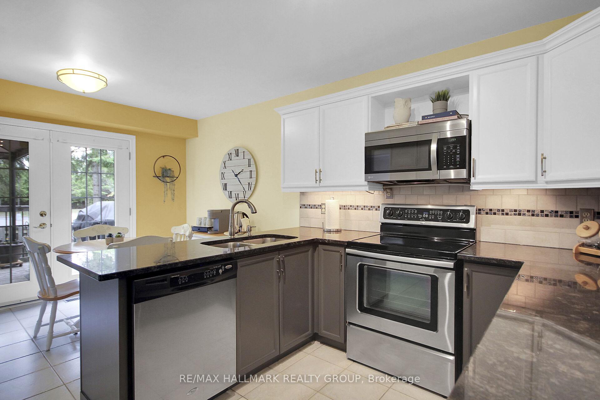 Photo 18 of 20 Palomino Drive, Ottawa, Kanata - Bridlewood — HOMEH