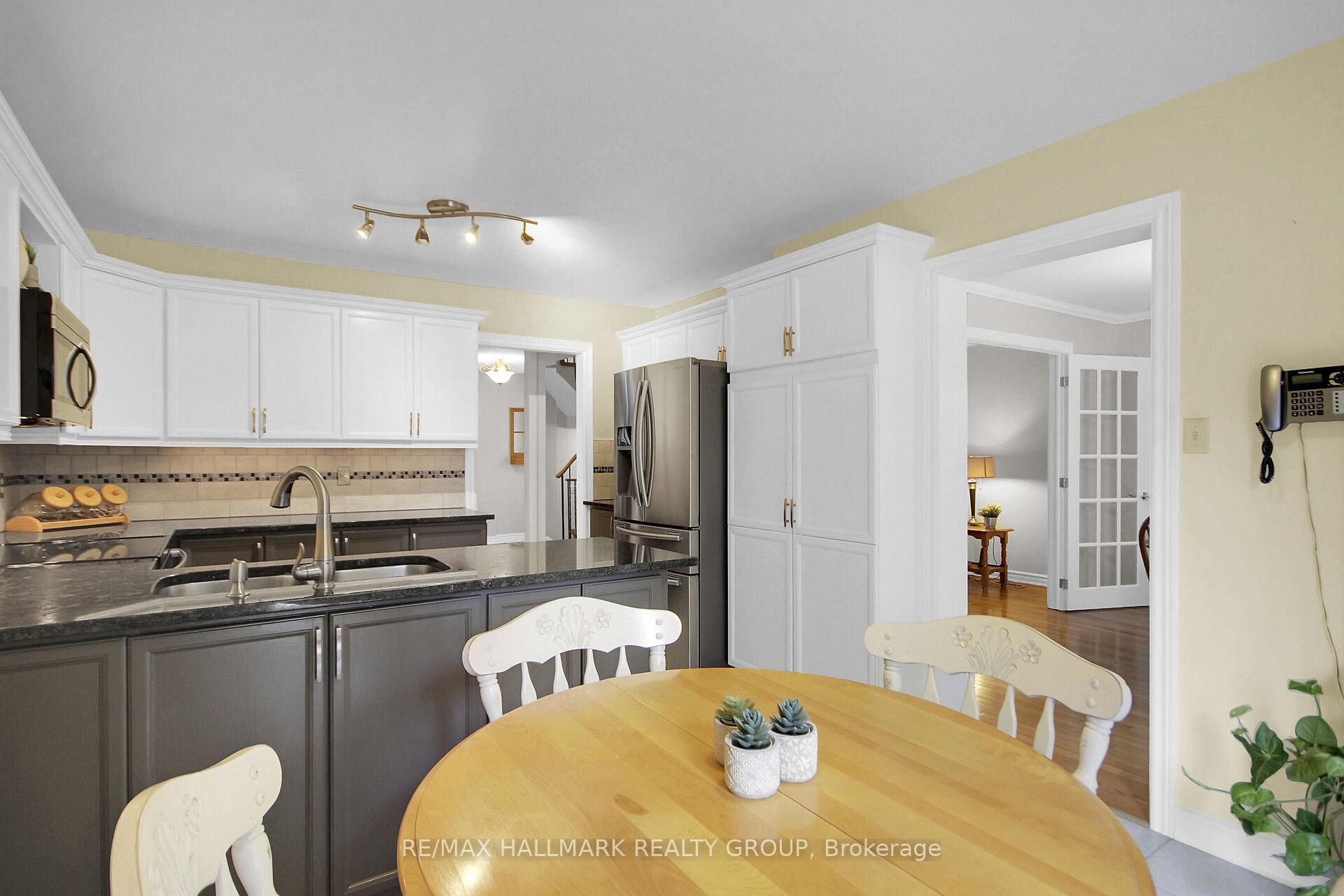 Photo 19 of 20 Palomino Drive, Ottawa, Kanata - Bridlewood — HOMEH