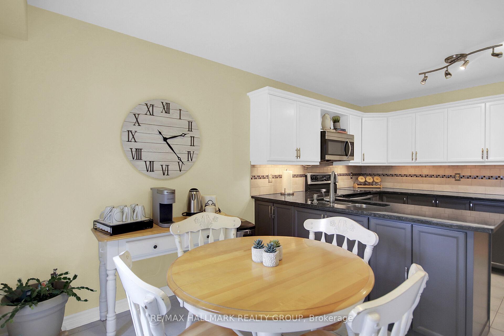 Photo 20 of 20 Palomino Drive, Ottawa, Kanata - Bridlewood — HOMEH