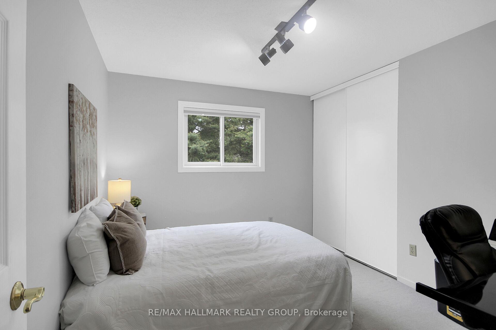 Photo 33 of 20 Palomino Drive, Ottawa, Kanata - Bridlewood — HOMEH