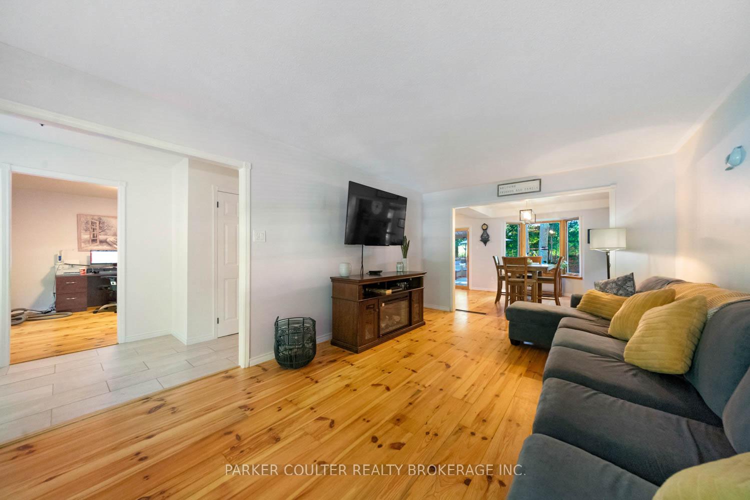 Photo 8 of 361 Glenbrook Drive, Midland — HOMEH