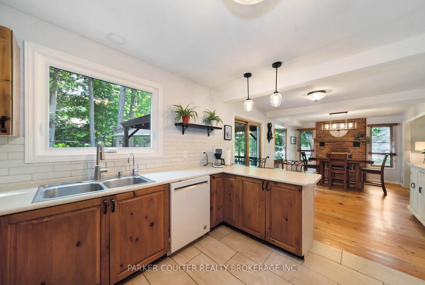 Photo 13 of 361 Glenbrook Drive, Midland — HOMEH