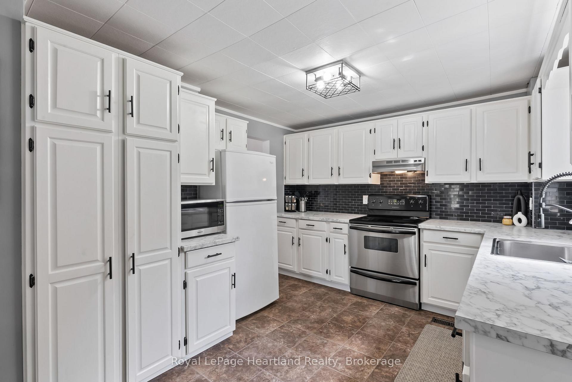 Photo 23 of 209 Elora Street S, Minto — HOMEH