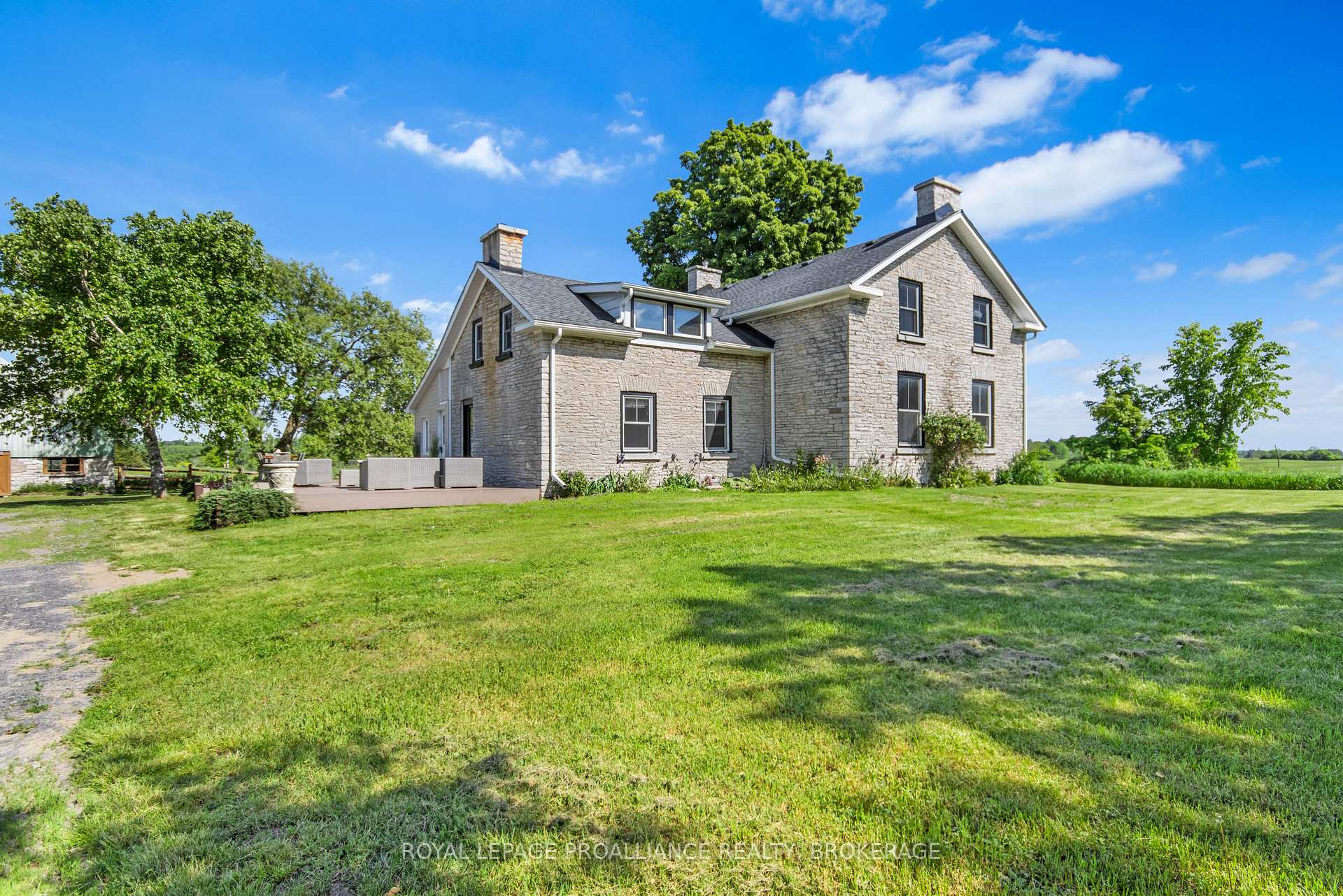 Photo 2 of 2478 Middle Road, Kingston, City North of 401 — HOMEH