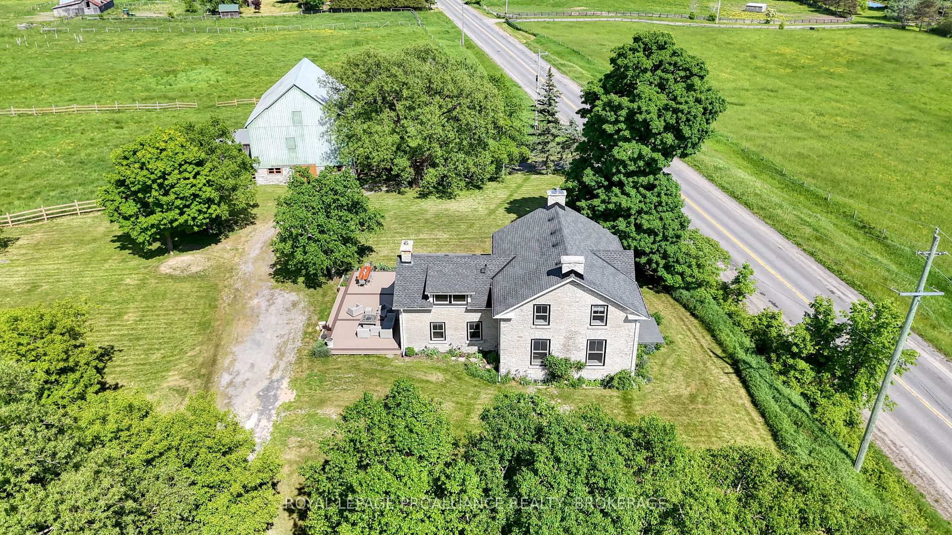 Photo 4 of 2478 Middle Road, Kingston, City North of 401 — HOMEH