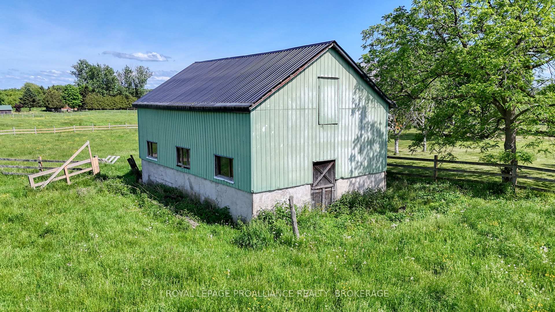 Photo 6 of 2478 Middle Road, Kingston, City North of 401 — HOMEH