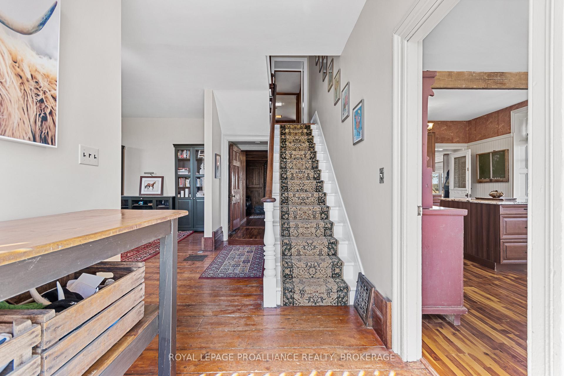 Photo 11 of 2478 Middle Road, Kingston, City North of 401 — HOMEH