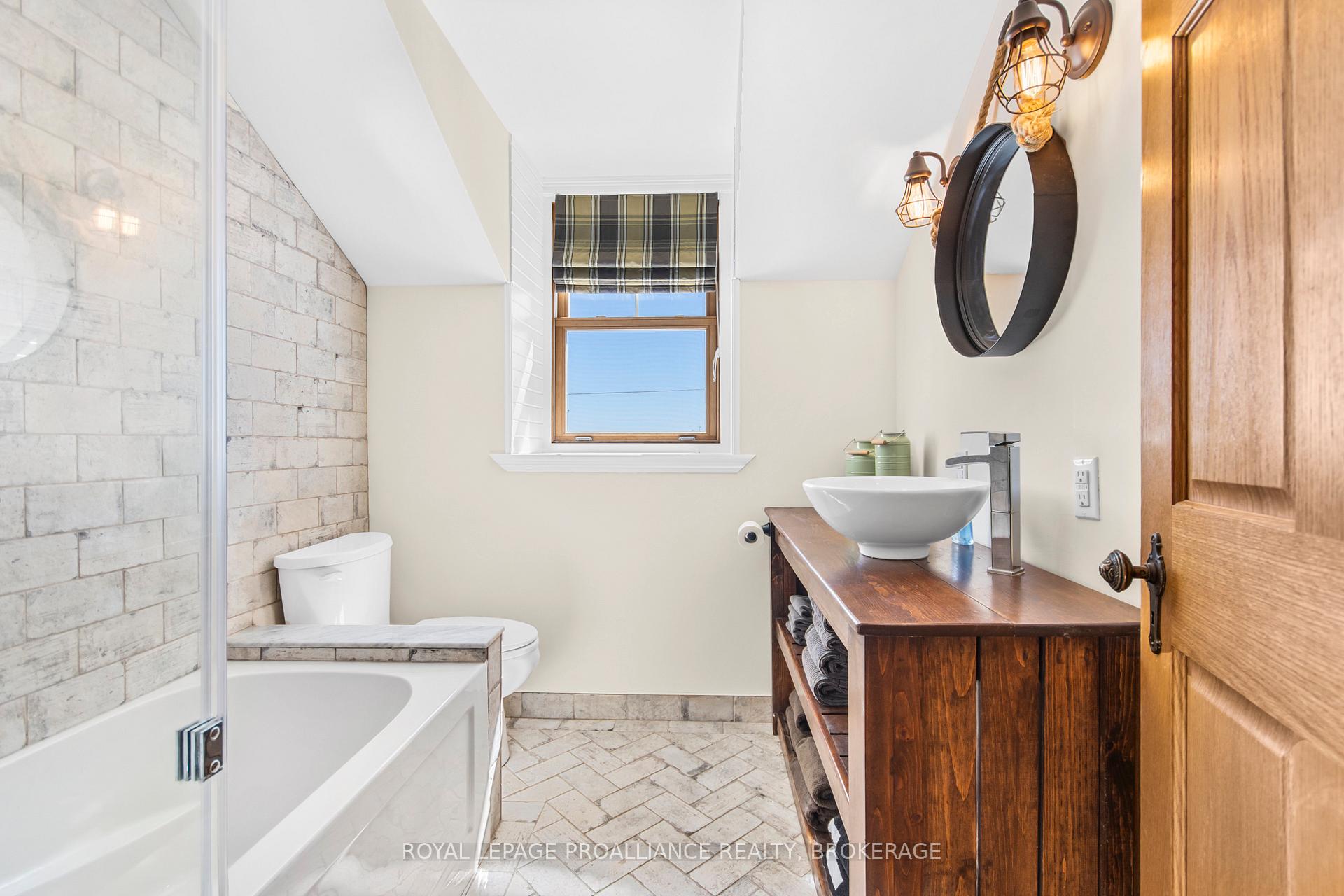 Photo 31 of 2478 Middle Road, Kingston, City North of 401 — HOMEH