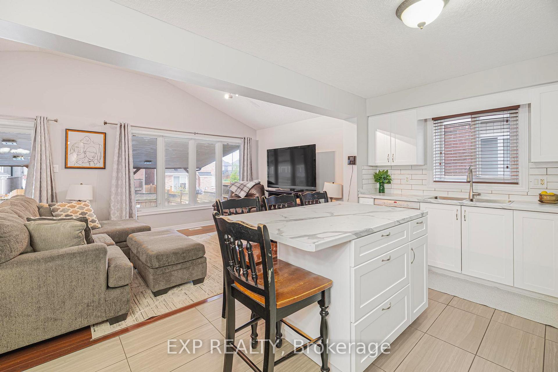 Photo 9 of 345 Thomas Slee Drive, Kitchener — HOMEH