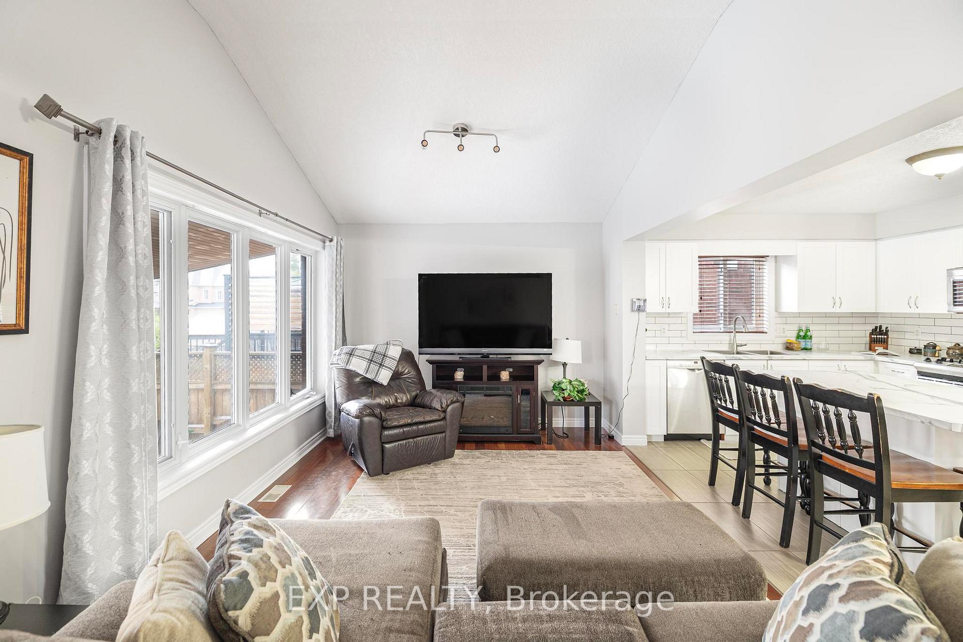 Photo 13 of 345 Thomas Slee Drive, Kitchener — HOMEH