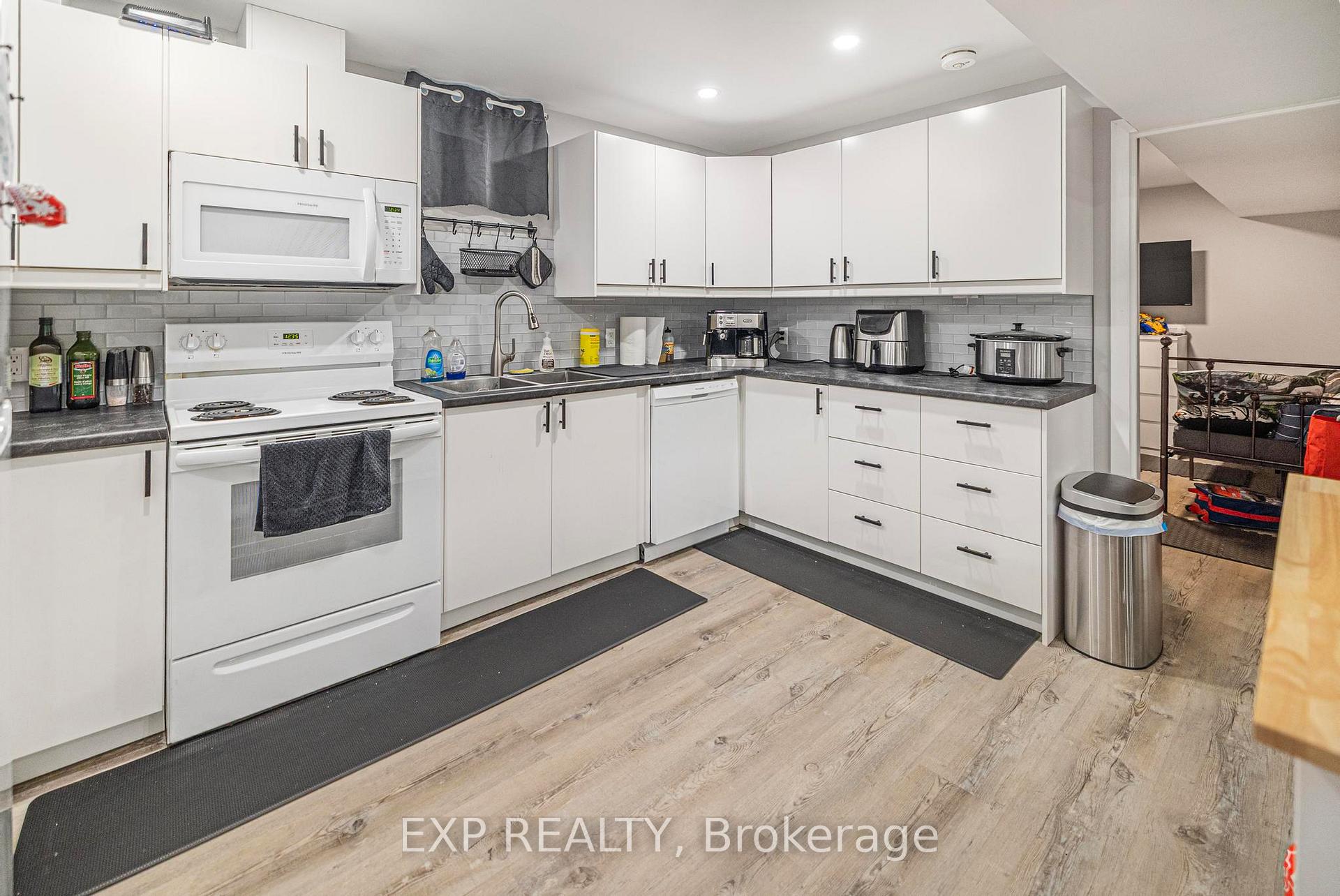 Photo 26 of 345 Thomas Slee Drive, Kitchener — HOMEH