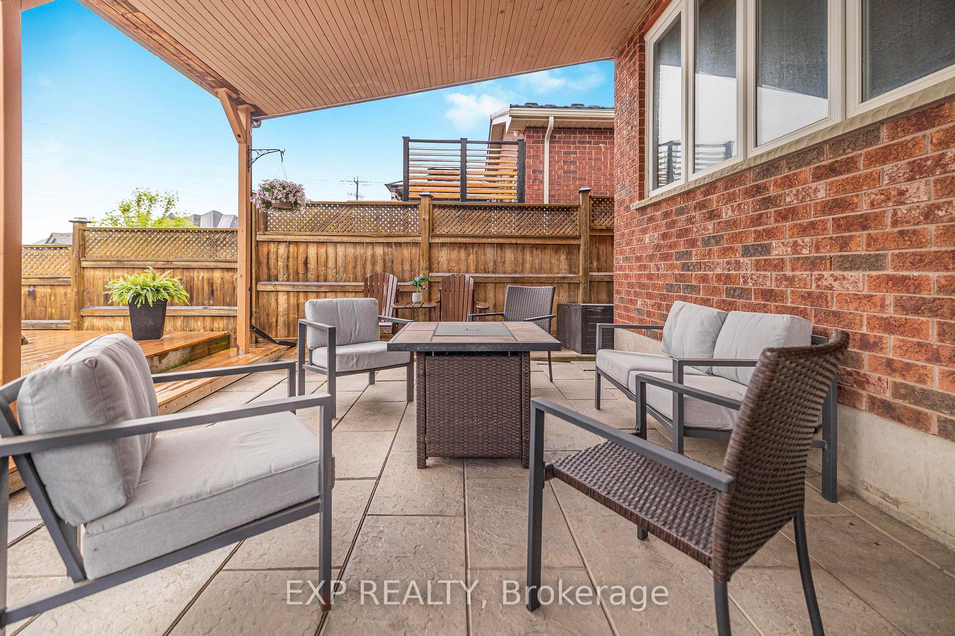 Photo 33 of 345 Thomas Slee Drive, Kitchener — HOMEH