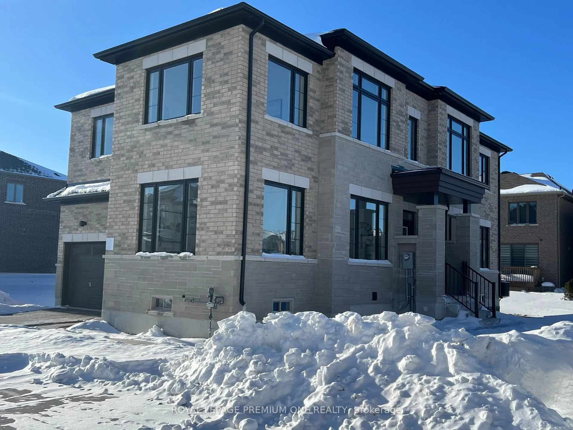 Photo 1 of 735 Apple Terrace, Milton, Cobban — HOMEH