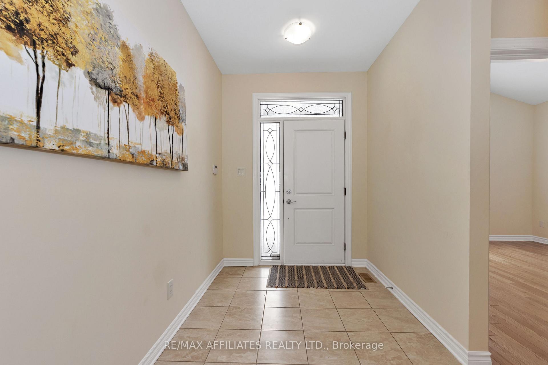 Photo 3 of 527 Ace Street, Ottawa, Kanata - Emerald Meadows/Trailwest — HOMEH