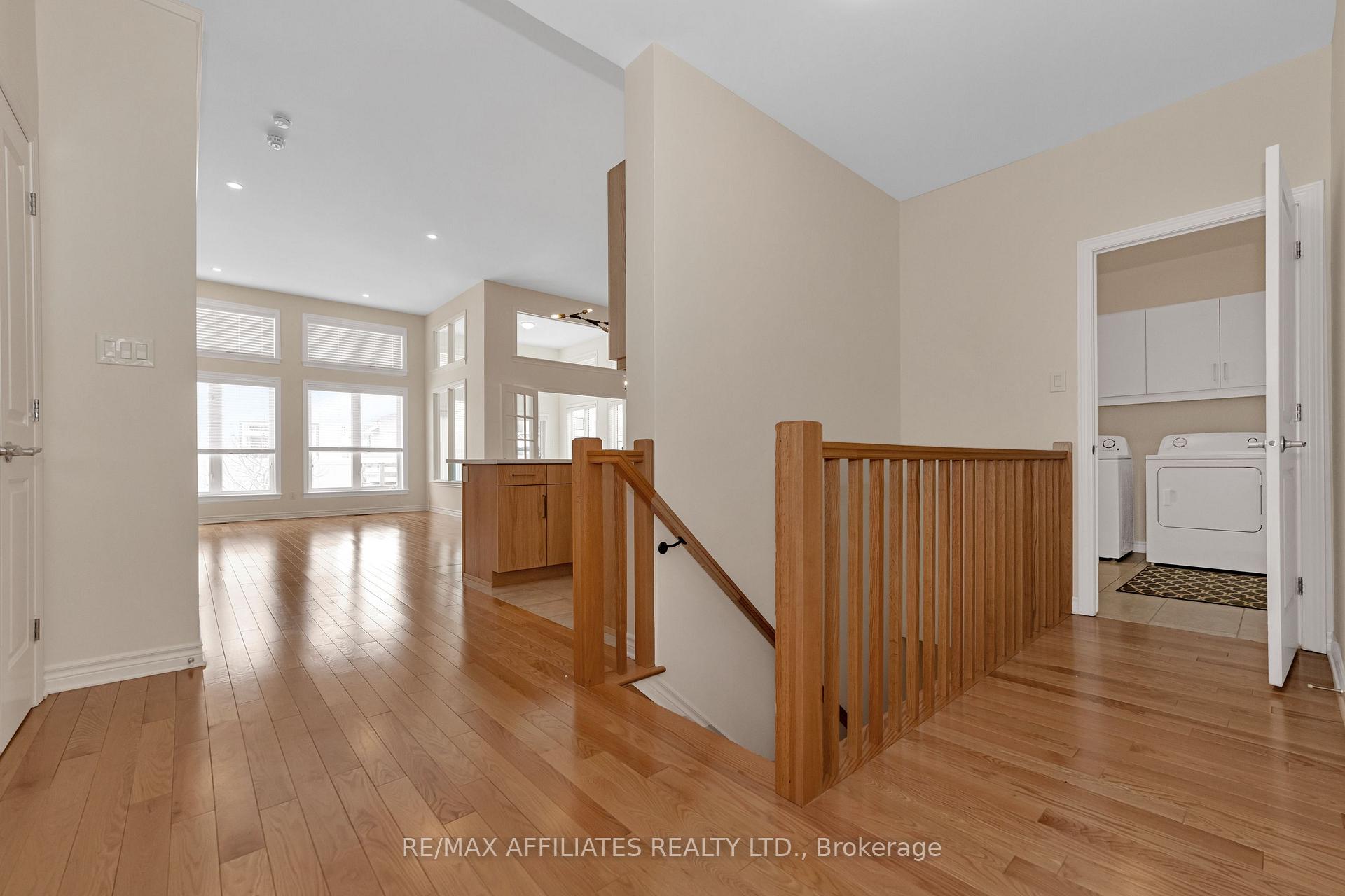 Photo 4 of 527 Ace Street, Ottawa, Kanata - Emerald Meadows/Trailwest — HOMEH